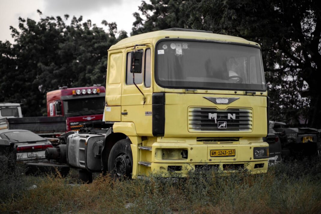 Photo by Andy Coffie: https://www.pexels.com/photo/yellow-tractor-head-10673703/